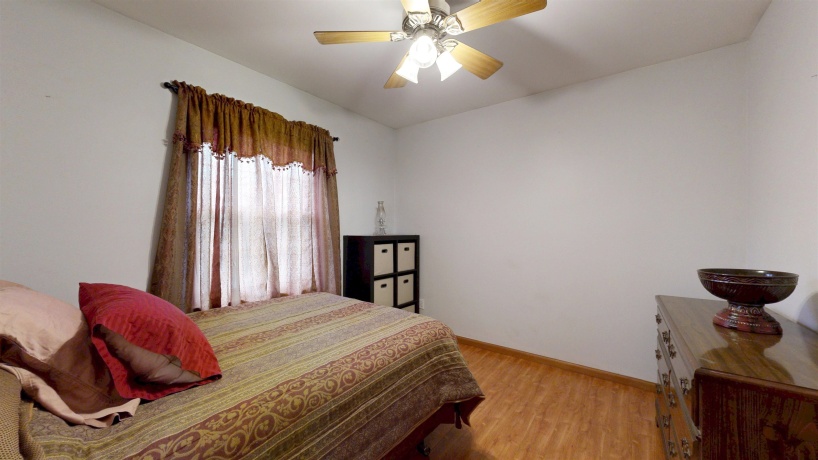 465 Peach, EAST DUBUQUE, Illinois 61025, 4 Bedrooms Bedrooms, ,3 BathroomsBathrooms,House,For Sale,Peach,202603021