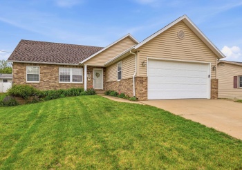 465 Peach, EAST DUBUQUE, Illinois 61025, 4 Bedrooms Bedrooms, ,3 BathroomsBathrooms,House,For Sale,Peach,202603021
