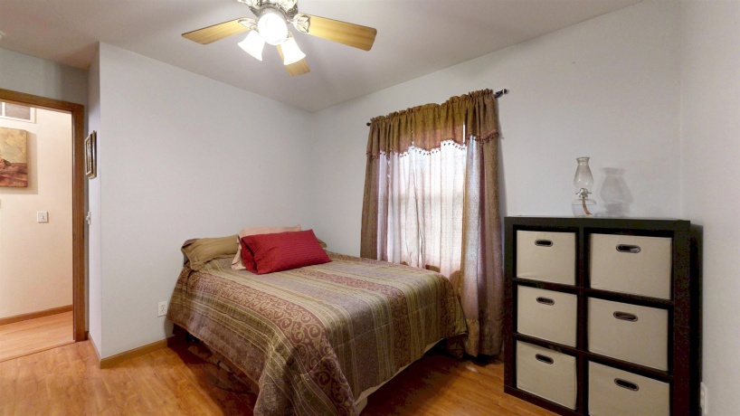 465 Peach, EAST DUBUQUE, Illinois 61025, 4 Bedrooms Bedrooms, ,3 BathroomsBathrooms,House,For Sale,Peach,202603021