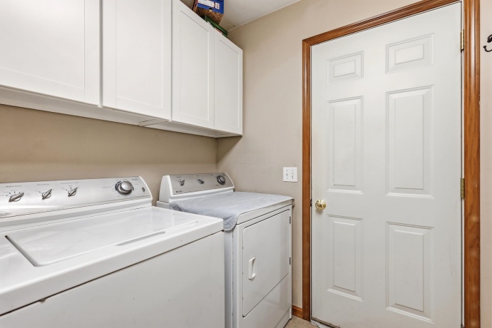 465 Peach, EAST DUBUQUE, Illinois 61025, 4 Bedrooms Bedrooms, ,3 BathroomsBathrooms,House,For Sale,Peach,202603021