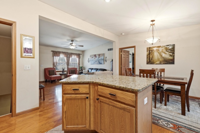 465 Peach, EAST DUBUQUE, Illinois 61025, 4 Bedrooms Bedrooms, ,3 BathroomsBathrooms,House,For Sale,Peach,202603021