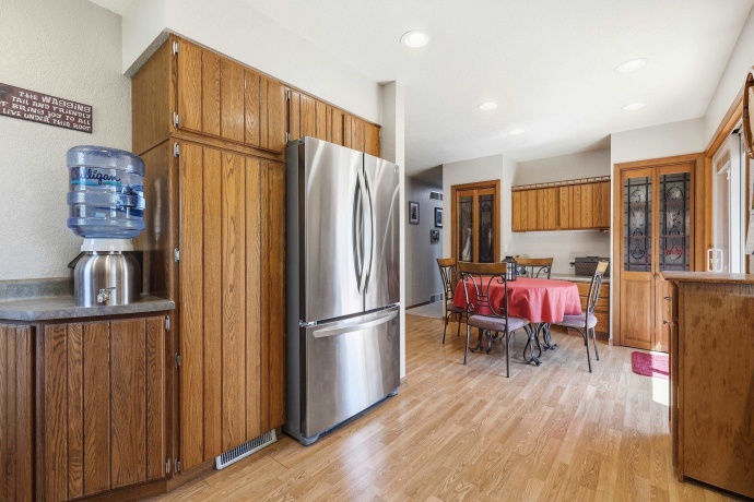 950 Hiawatha, EAST DUBUQUE, Illinois 61025, 3 Bedrooms Bedrooms, ,3 BathroomsBathrooms,House,For Sale,Hiawatha,202603022