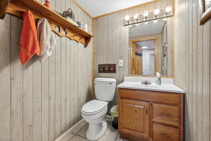 556 Peach, EAST DUBUQUE, Illinois 61025, 5 Bedrooms Bedrooms, ,2 BathroomsBathrooms,House,For Sale,Peach,202603024