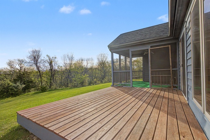 5 Maltby, GALENA, Illinois 61036, 3 Bedrooms Bedrooms, ,2 BathroomsBathrooms,House,For Sale,Maltby,202602583