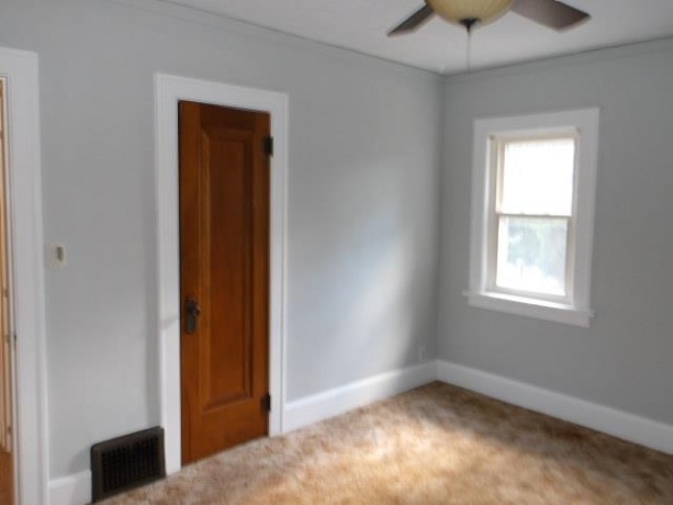 606 Robert, ROCKFORD, Illinois 61107, 2 Bedrooms Bedrooms, ,1 BathroomBathrooms,House,For Sale,Robert,202603027
