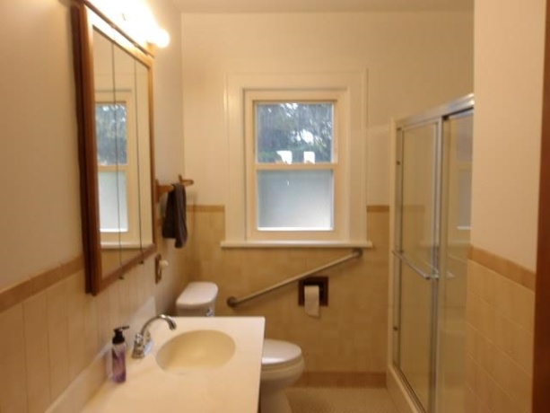 606 Robert, ROCKFORD, Illinois 61107, 2 Bedrooms Bedrooms, ,1 BathroomBathrooms,House,For Sale,Robert,202603027