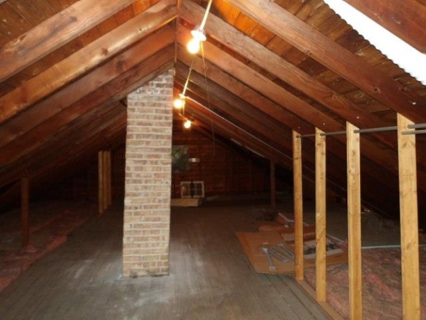 606 Robert, ROCKFORD, Illinois 61107, 2 Bedrooms Bedrooms, ,1 BathroomBathrooms,House,For Sale,Robert,202603027