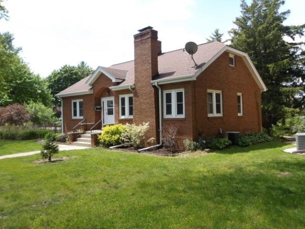 606 Robert, ROCKFORD, Illinois 61107, 2 Bedrooms Bedrooms, ,1 BathroomBathrooms,House,For Sale,Robert,202603027