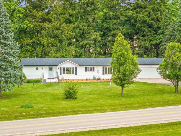 8500 Manchester, CAPRON, Illinois 61012, 3 Bedrooms Bedrooms, ,2 BathroomsBathrooms,House,For Sale,Manchester,202603029