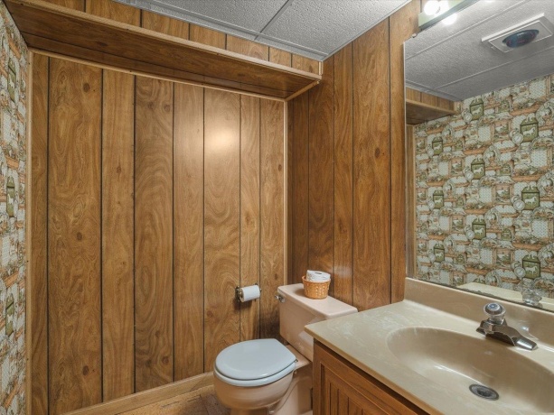 4704 Cayuga, ROCKFORD, Illinois 61107, 3 Bedrooms Bedrooms, ,1 BathroomBathrooms,House,For Sale,Cayuga,202603030