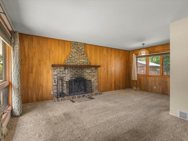 4704 Cayuga, ROCKFORD, Illinois 61107, 3 Bedrooms Bedrooms, ,1 BathroomBathrooms,House,For Sale,Cayuga,202603030