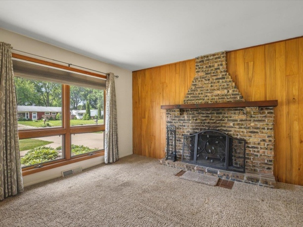 4704 Cayuga, ROCKFORD, Illinois 61107, 3 Bedrooms Bedrooms, ,1 BathroomBathrooms,House,For Sale,Cayuga,202603030