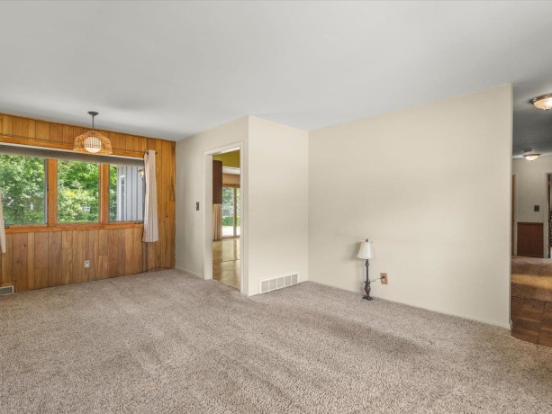 4704 Cayuga, ROCKFORD, Illinois 61107, 3 Bedrooms Bedrooms, ,1 BathroomBathrooms,House,For Sale,Cayuga,202603030