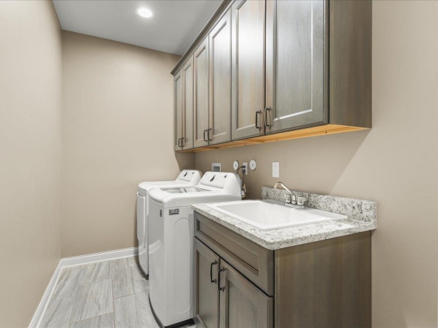 6229 Parks Edge, LOVES PARK, Illinois 61111, 2 Bedrooms Bedrooms, ,2 BathroomsBathrooms,House,For Sale,Parks Edge,202603032