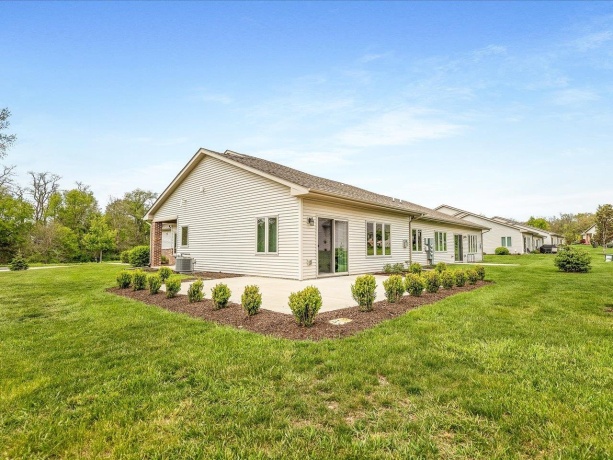 6229 Parks Edge, LOVES PARK, Illinois 61111, 2 Bedrooms Bedrooms, ,2 BathroomsBathrooms,House,For Sale,Parks Edge,202603032