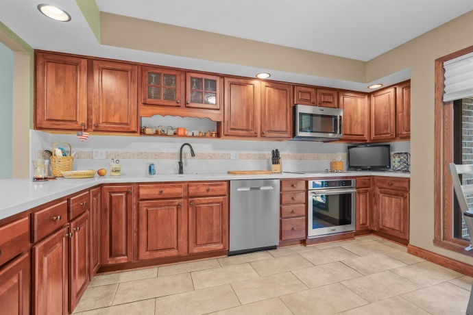 2202 CHURCHVIEW #D, ROCKFORD, Illinois 61107, 3 Bedrooms Bedrooms, ,3 BathroomsBathrooms,Condominium,For Sale,CHURCHVIEW #D,202603033
