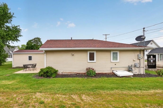 118 Pine, STILLMAN VALLEY, Illinois 61084, 1 Bedroom Bedrooms, ,1 BathroomBathrooms,House,For Sale,Pine,202603035