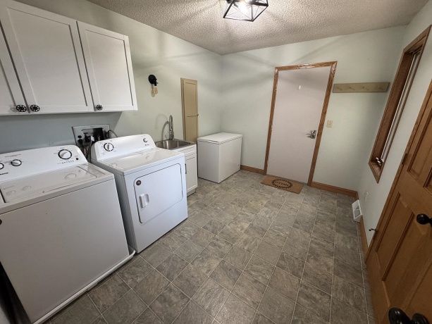 945 Sunset, MILLEDGEVILLE, Illinois 61051, 2 Bedrooms Bedrooms, ,2 BathroomsBathrooms,House,For Sale,Sunset,202603043