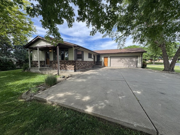 945 Sunset, MILLEDGEVILLE, Illinois 61051, 2 Bedrooms Bedrooms, ,2 BathroomsBathrooms,House,For Sale,Sunset,202603043