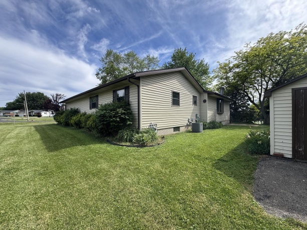 945 Sunset, MILLEDGEVILLE, Illinois 61051, 2 Bedrooms Bedrooms, ,2 BathroomsBathrooms,House,For Sale,Sunset,202603043