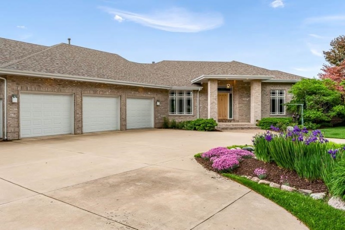 111 Sycamore, MACHESNEY PARK, Illinois 61115, 4 Bedrooms Bedrooms, ,4 BathroomsBathrooms,House,For Sale,Sycamore,202603050