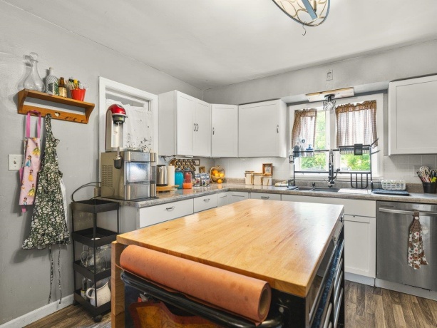 1930 Alpine, ROCKFORD, Illinois 61107, 4 Bedrooms Bedrooms, ,2 BathroomsBathrooms,House,For Sale,Alpine,202603051