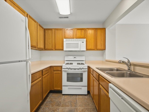 6365 Commonwealth, LOVES PARK, Illinois 61111, 2 Bedrooms Bedrooms, ,1 BathroomBathrooms,Condominium,For Sale,Commonwealth,202603052