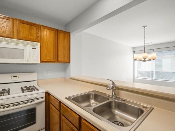6365 Commonwealth, LOVES PARK, Illinois 61111, 2 Bedrooms Bedrooms, ,1 BathroomBathrooms,Condominium,For Sale,Commonwealth,202603052