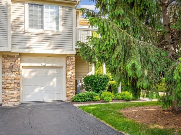 6365 Commonwealth, LOVES PARK, Illinois 61111, 2 Bedrooms Bedrooms, ,1 BathroomBathrooms,Condominium,For Sale,Commonwealth,202603052