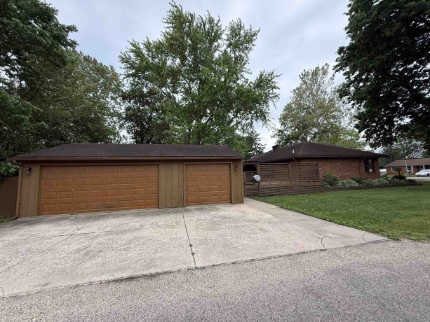 1048 Warren, Henry, Illinois 61537, 3 Bedrooms Bedrooms, ,1 BathroomBathrooms,House,For Sale,Warren,202603055