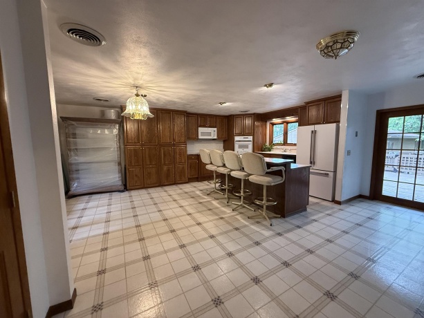 1048 Warren, Henry, Illinois 61537, 3 Bedrooms Bedrooms, ,1 BathroomBathrooms,House,For Sale,Warren,202603055