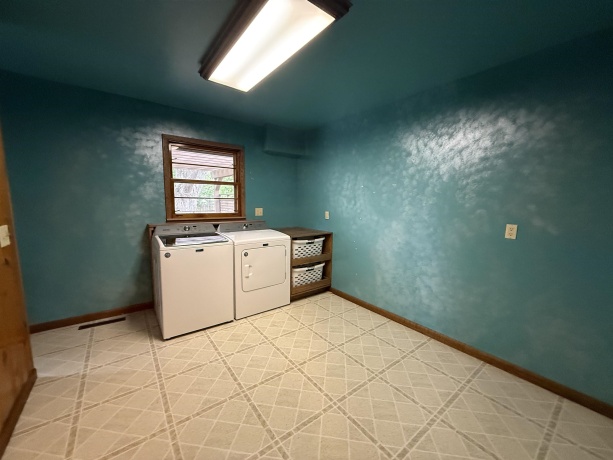 1048 Warren, Henry, Illinois 61537, 3 Bedrooms Bedrooms, ,1 BathroomBathrooms,House,For Sale,Warren,202603055