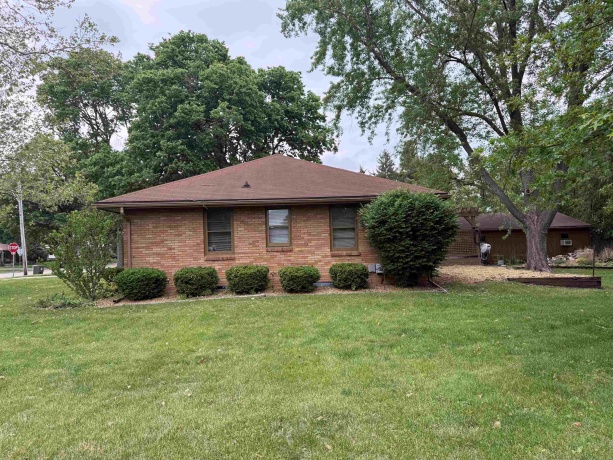 1048 Warren, Henry, Illinois 61537, 3 Bedrooms Bedrooms, ,1 BathroomBathrooms,House,For Sale,Warren,202603055