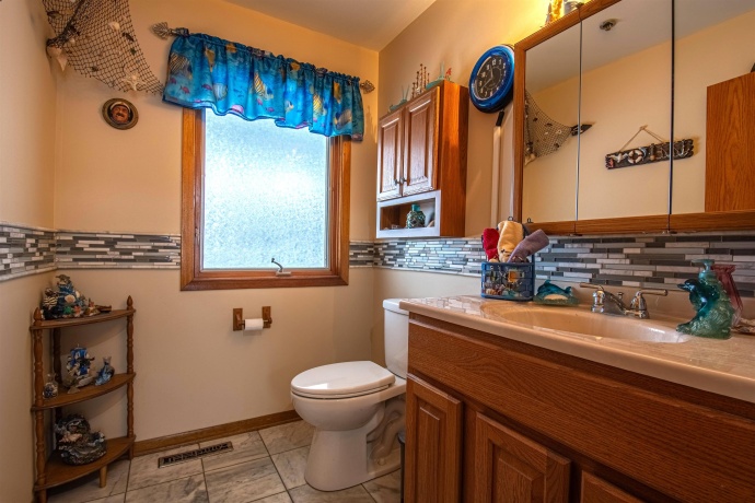 100 Prince, POPLAR GROVE, Illinois 61065, 4 Bedrooms Bedrooms, ,3 BathroomsBathrooms,House,For Sale,Prince,202600401
