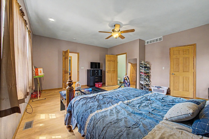 2128 Lancaster Heights, FREEPORT, Illinois 61032, 5 Bedrooms Bedrooms, ,3 BathroomsBathrooms,House,For Sale,Lancaster Heights,202603070