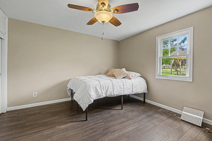 2128 Lancaster Heights, FREEPORT, Illinois 61032, 5 Bedrooms Bedrooms, ,3 BathroomsBathrooms,House,For Sale,Lancaster Heights,202603070