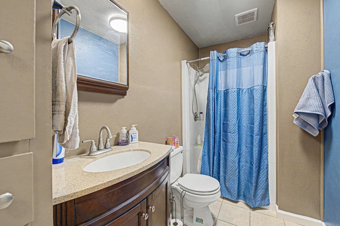 2128 Lancaster Heights, FREEPORT, Illinois 61032, 5 Bedrooms Bedrooms, ,3 BathroomsBathrooms,House,For Sale,Lancaster Heights,202603070