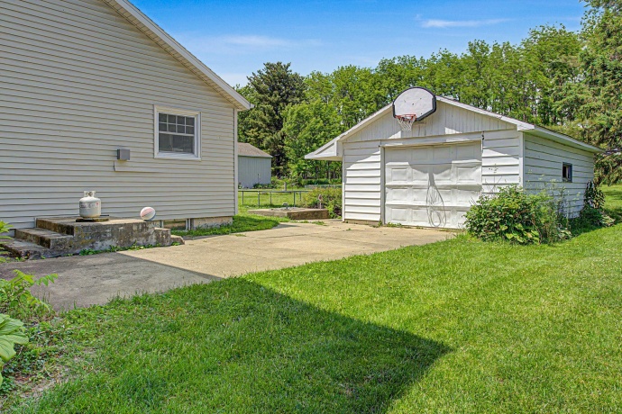 2128 Lancaster Heights, FREEPORT, Illinois 61032, 5 Bedrooms Bedrooms, ,3 BathroomsBathrooms,House,For Sale,Lancaster Heights,202603070