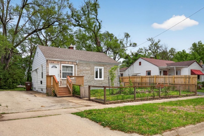 2212 Christina, ROCKFORD, Illinois 61104, 2 Bedrooms Bedrooms, ,1 BathroomBathrooms,House,For Sale,Christina,202603071