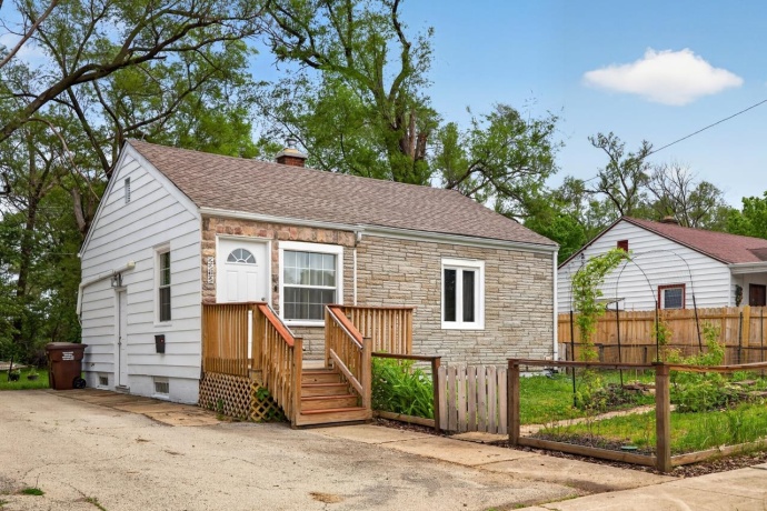 2212 Christina, ROCKFORD, Illinois 61104, 2 Bedrooms Bedrooms, ,1 BathroomBathrooms,House,For Sale,Christina,202603071