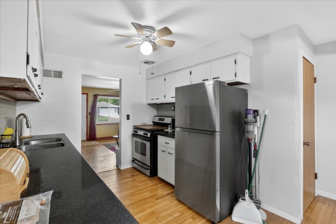 2404 Paradise, ROCKFORD, Illinois 61103, 2 Bedrooms Bedrooms, ,1 BathroomBathrooms,House,For Sale,Paradise,202603053