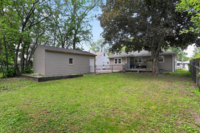 2404 Paradise, ROCKFORD, Illinois 61103, 2 Bedrooms Bedrooms, ,1 BathroomBathrooms,House,For Sale,Paradise,202603053