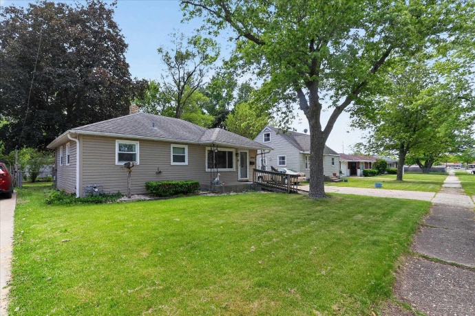 2404 Paradise, ROCKFORD, Illinois 61103, 2 Bedrooms Bedrooms, ,1 BathroomBathrooms,House,For Sale,Paradise,202603053