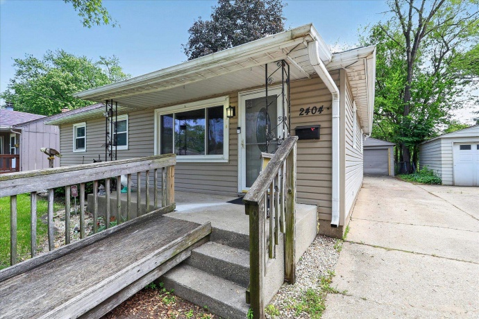 2404 Paradise, ROCKFORD, Illinois 61103, 2 Bedrooms Bedrooms, ,1 BathroomBathrooms,House,For Sale,Paradise,202603053