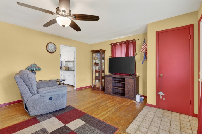 2404 Paradise, ROCKFORD, Illinois 61103, 2 Bedrooms Bedrooms, ,1 BathroomBathrooms,House,For Sale,Paradise,202603053