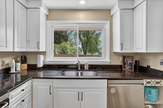 249 Hickory, ANTIOCH, Illinois 60002, 4 Bedrooms Bedrooms, ,1 BathroomBathrooms,House,For Sale,Hickory,202603074