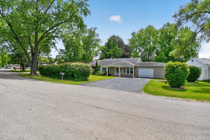 249 Hickory, ANTIOCH, Illinois 60002, 4 Bedrooms Bedrooms, ,1 BathroomBathrooms,House,For Sale,Hickory,202603074
