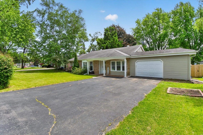 249 Hickory, ANTIOCH, Illinois 60002, 4 Bedrooms Bedrooms, ,1 BathroomBathrooms,House,For Sale,Hickory,202603074