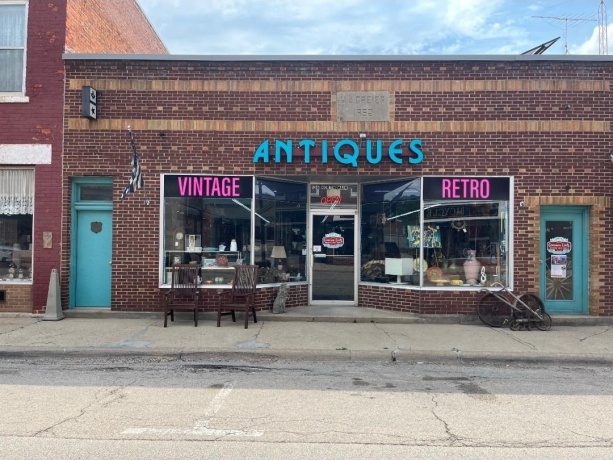 136 Main, ELIZABETH, Illinois 61028, ,Commercial,For Sale,Main,202603084