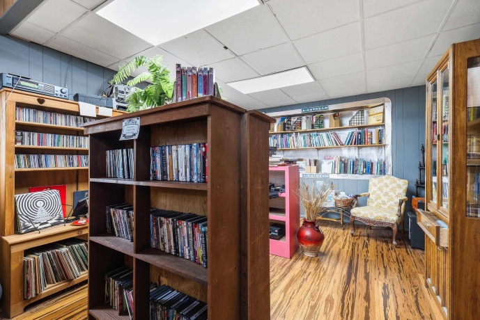 136 Main, ELIZABETH, Illinois 61028, ,Commercial,For Sale,Main,202603084
